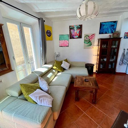 Spanish Town House ألورا المظهر الخارجي الصورة